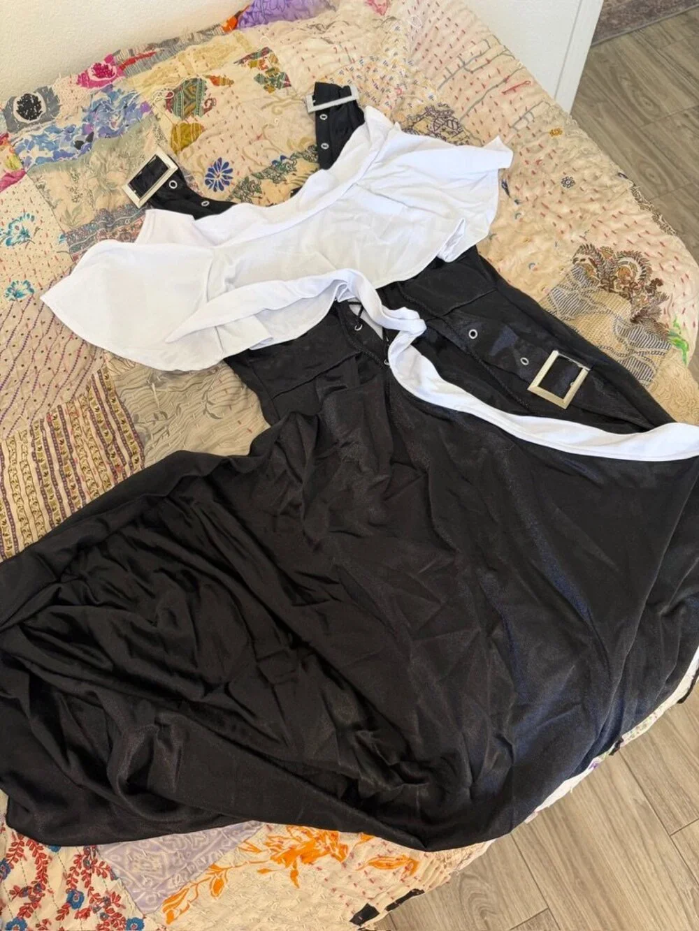 Leg Avenue Naughty Nun 3-Piece Sexy Costume - Size S/M - Picture 4 of 4